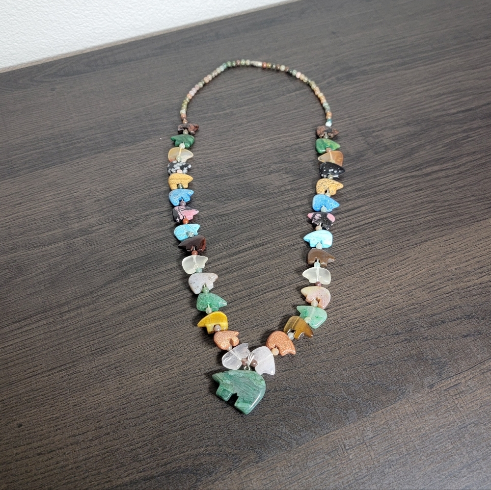 Vintage Fetish Zuni Bear Stone Necklace